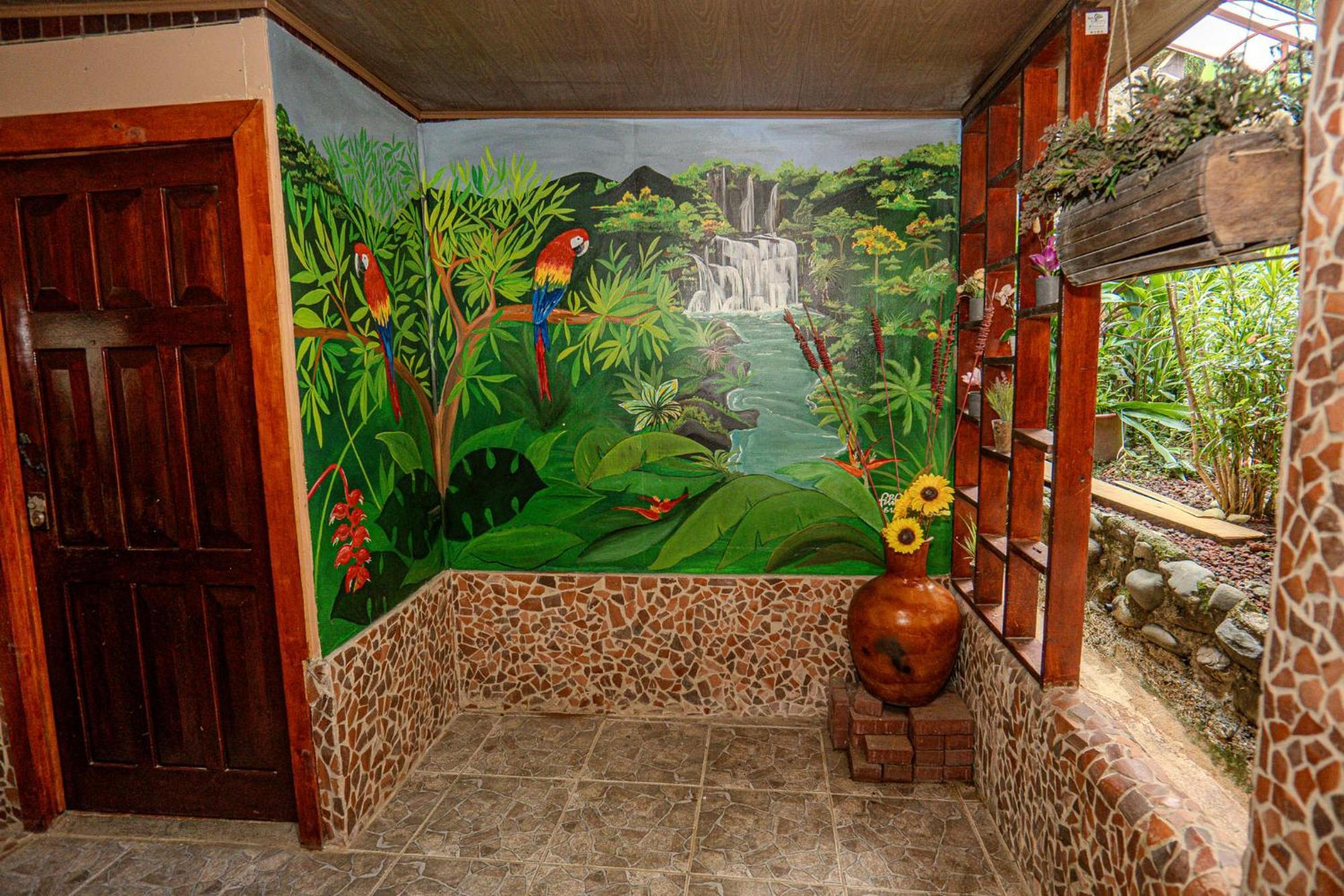 Costa Linda Art Hostel Manuel Antonio Luaran gambar