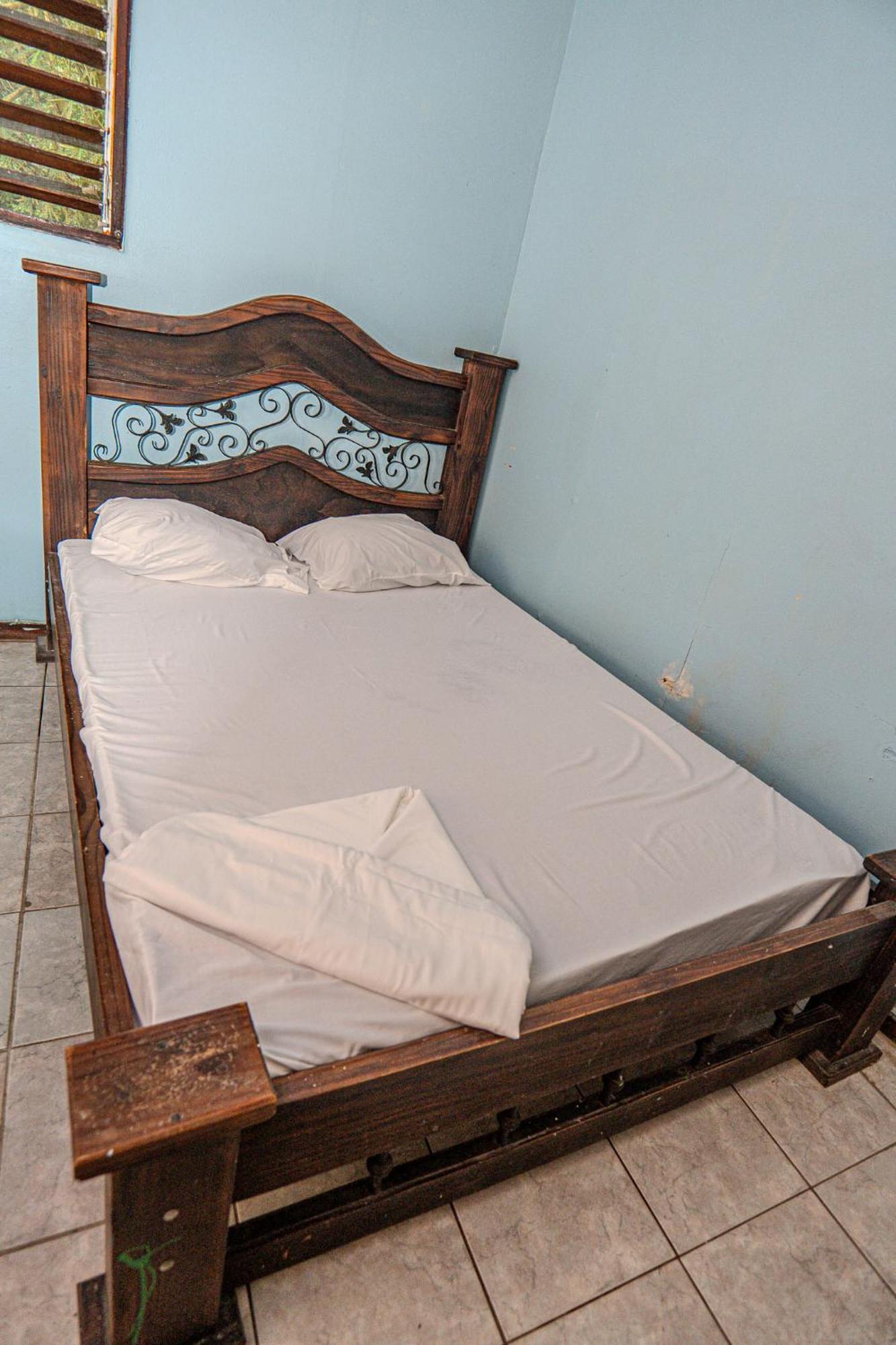 Costa Linda Art Hostel Manuel Antonio Luaran gambar