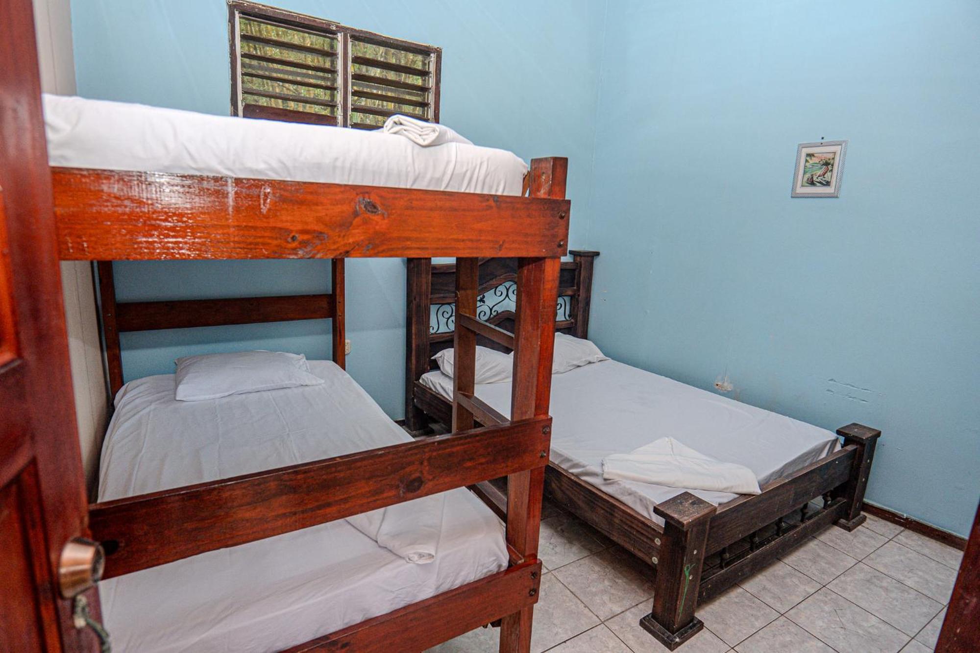 Costa Linda Art Hostel Manuel Antonio Luaran gambar